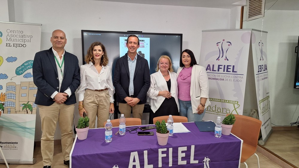 Martín destaca el trabajo de la Asociación ALFIEL en El Ejido con motivo del Día Internacional de la Fibromialgia y el Síndrome de Fatiga Crónica