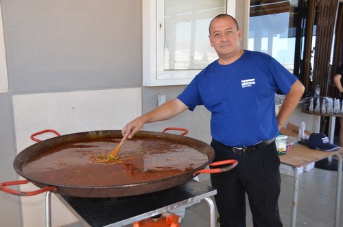 Los asistentes disfrutaron de una deliciosa paella.