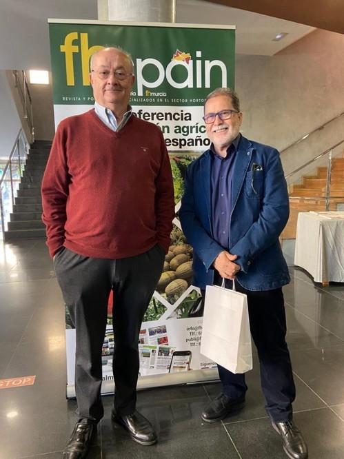 Juan Antonio Díaz Planelles, fundador de Agroiris, junto Pepe Bono