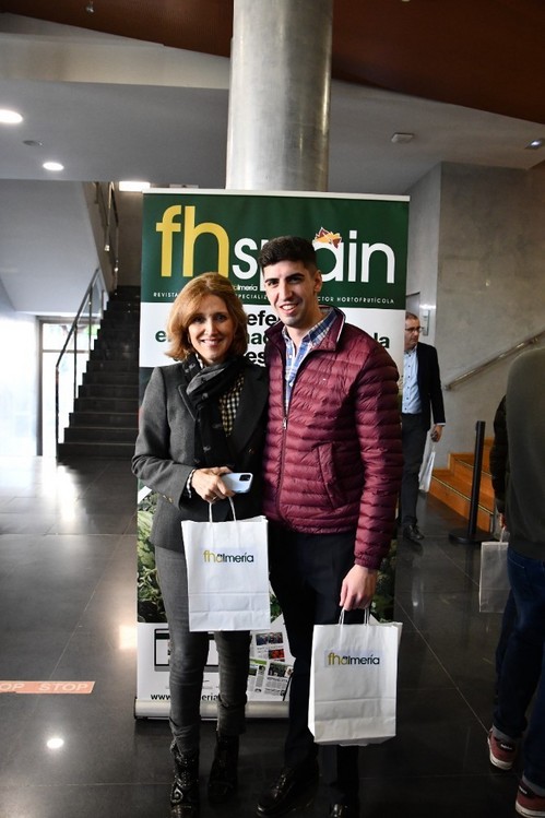 Julia Ibáñez, parlamentaria andaluza y ex edil ejidense, junto a Manuel Martínez