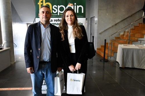 Javier Díaz, director de Agroiris, junto a su esposa