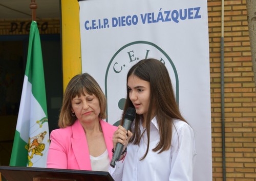 Lucía, alumna de 6º, intervino en el acto.