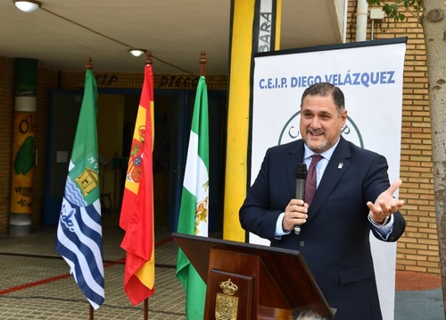 El delegado de Educación, Francisco Alonso, durante su intervención.