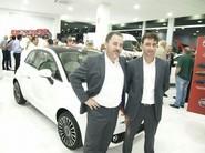 De izquierda a derecha, Sergio Hernández, director comercial de Nieto Motor, y Francisco Molina, comercial de Nieto Motor.
