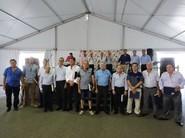 Agricultores con sus placas que reconocen la fidelidad de su trabajo con Ejidomar