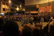 Una multitud de personas esperó al Cristo de la Buena Muerte y a la Virgen de las Angustias de El Ejido para ver su encuentro en la rotonda del Círculo Cultural y Recreativo. /Rafa Villegas