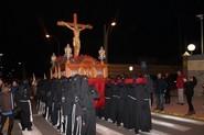 El Cristo del Amor, del barrio ejidense de Santo Domingo, procesionando el Jueves Santo. /Rafa Villegas