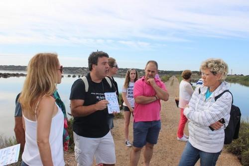 Moisés Palmero, de la Asociación 'Árbol de las piruletas' hizo un resumen de la fauna y flora de Punta Entinas en un marco incomparable.