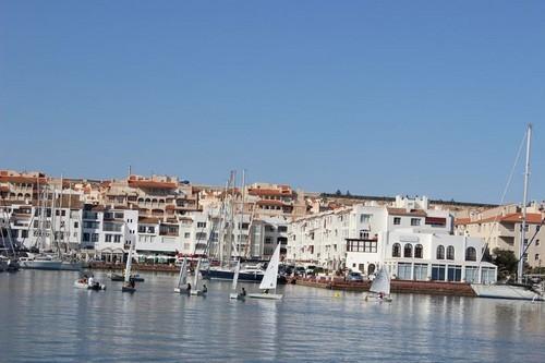 El Club Náutico de Almerimar realizó una exhibición en el Puerto Deportivo.