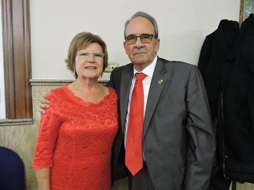 Elías Moreno, presidente de la Cooperativa Sta. Mª del Águila, junto a su señora