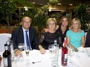 Juan Antonio Díaz Planelles con su señora Joaquina, su sobrina Reyes y su cuñada.