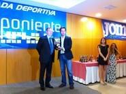 El alcalde recibe el premio otorgado al IMD