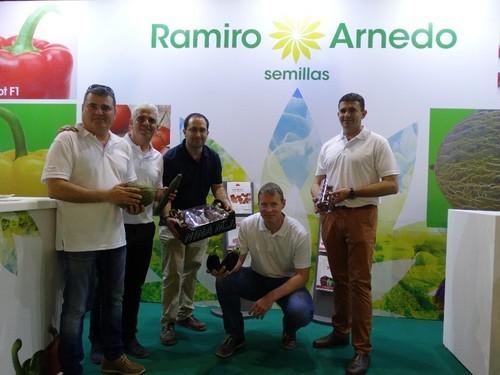 Ramiro Arnedo asiste a la feria para mostrar sus novedades en diferentes tipos de hortalizas y frutas que, sin duda, no dejarán indiferente a los agricultores