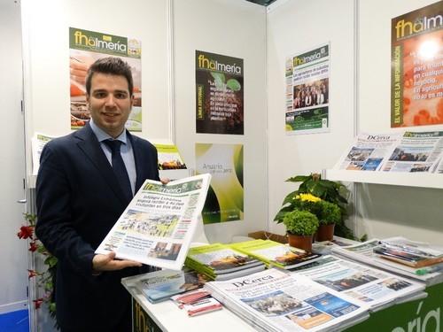 Fernando Batlles, director de Marketing de Infoagro Exhibition, se pasó por el stand de Fhalmeria