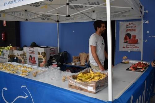 Se ofrecían aperitivos a los asistentes a la carrera