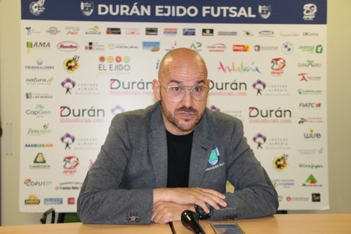 Óscar García Poveda, entrenador de Durán Ejido FS. Esta es su segunda temporada en el club celeste.