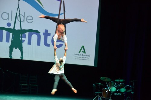 Las acrobacias llenaron el Auditorio de El Ejido