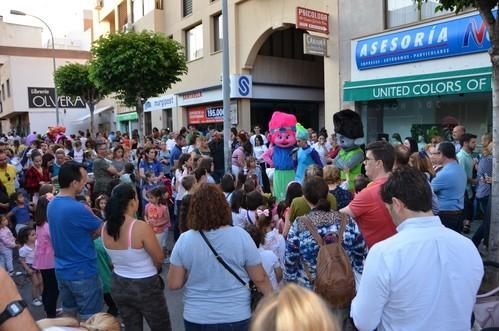 La VI Noche en Blanco llena las calles de El Ejido de descuentos y animación