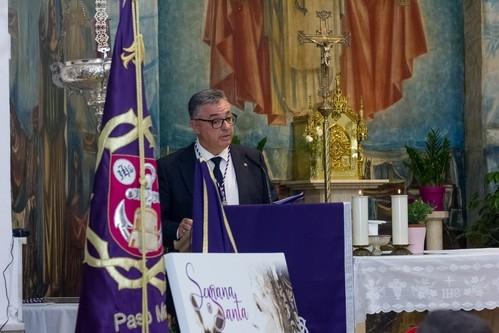 Justo Marín realiza la lectura del pregón de la Cofradía Nuestro Padre Jesús Nazareno