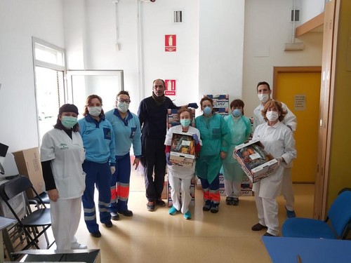 Agroiris dona cajas de hortalizas al Hospital de Poniente y a los centros de salud del municipio de