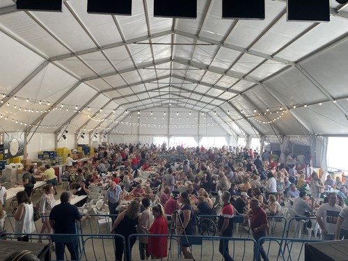 Santa María del Águila comienza sus fiestas con una exitosa degustación de huevos con chorizo