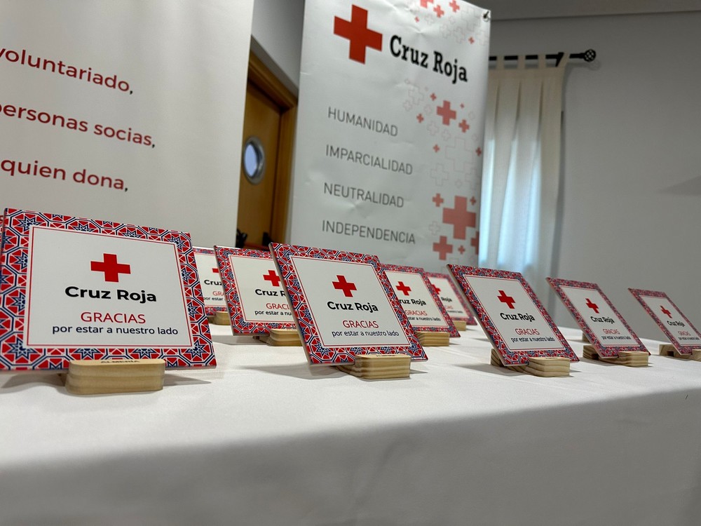Cruz Roja en El Ejido distingue a entidades y  empresas colaboradoras
