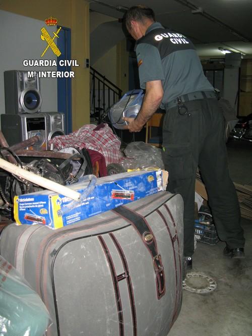 La Guardia Civil detiene a los autores de una treintena de robos con fuerza en cortijos, almacenes agrícolas e invernaderos de Vícar