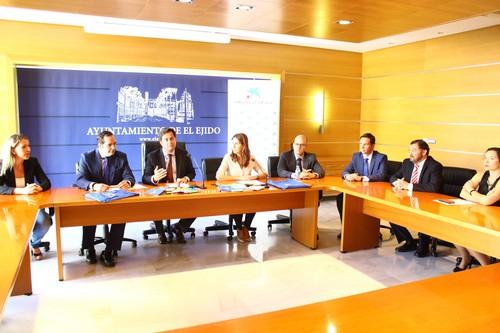 Más de 200 escolares se benefician de la campaña ‘Material Estrella’