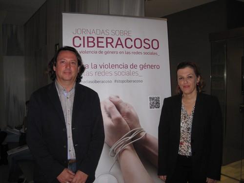 Las familias juegan un papel esencial para luchar contra el maltrato en las redes sociales