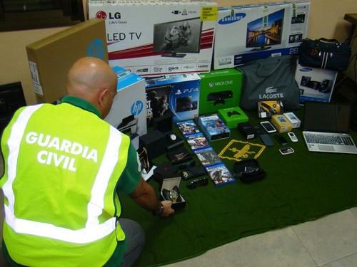 La Guardia Civil detiene a los autores de varios delitos de estafa por valor de más de 126.000€