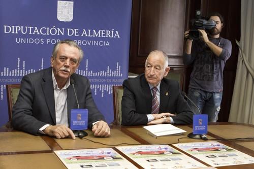 Treinta coches participan en la Ruta de Vehículos antiguos, que cumple 25 años