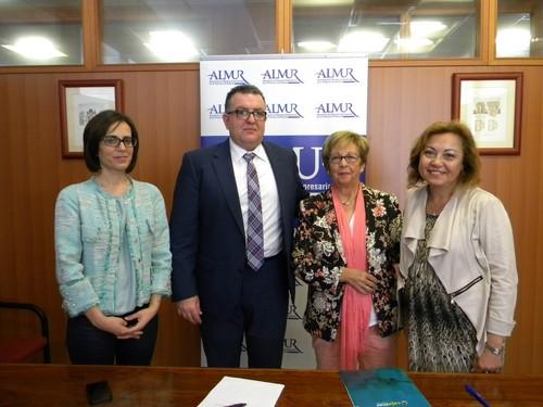 ALMUR y Cajamar firman un convenio para facilitar la financiación a las mujeres empresarias