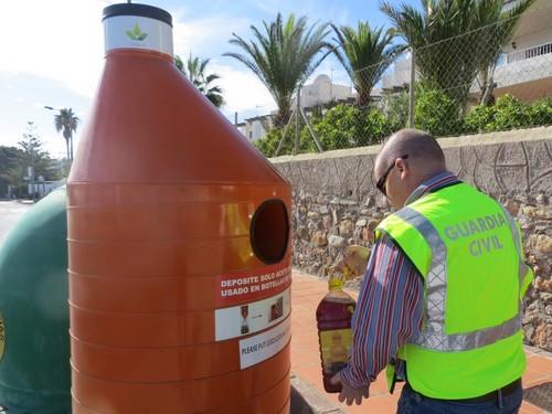 La Guardia Civil detiene a los autores de la sustracción de más de 40000 litros de aceite para reciclar