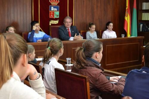 Cine y videoconferencia solidaria para conmemorar el Día Internacional de la Infancia