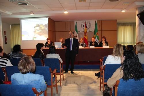 Un centenar de mujeres se reúnen en El Ejido en el I Encuentro de Grupos Socioeducativos del Distrito Sanitario Poniente