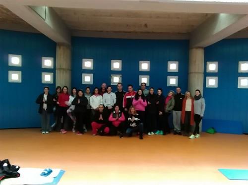 23 monitores de las escuelas deportivas municipales participan en el I curso de yoga y relajación organizado por el IMD y el CD Alborán