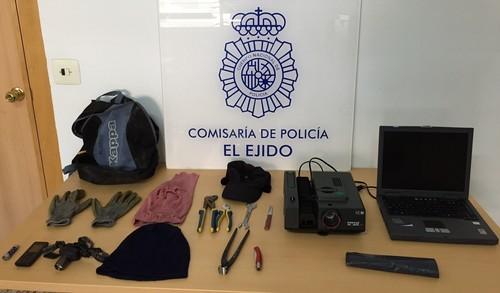 La Policía Nacional detiene al autor de los últimos robos cometidos durante la noche en viviendas de El Ejido