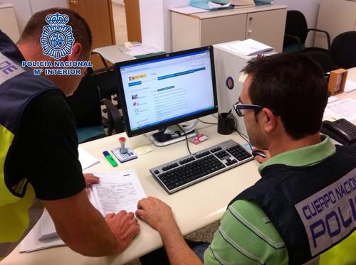 Detienen en El Ejido a seis personas por defraudar más de 16.000 euros a las arcas públicas a través de una empresa ficticia