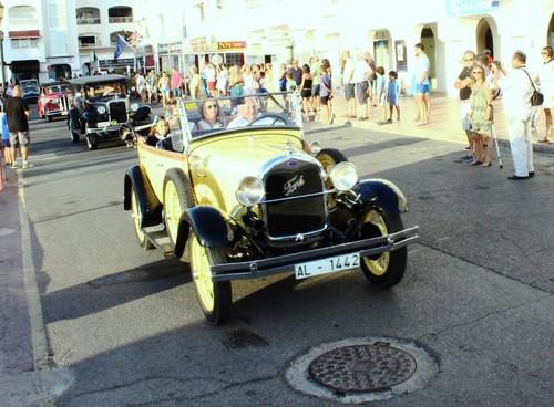  La IV edición de Concentración y Ruta de Coches Clásicos y Antiguos de Almerimar causó una gran expectación