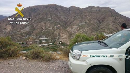 La Guardia Civil rescata a dos menores de edad perdidos en una zona escarpada y de difícil acceso de Berja