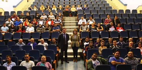 El Ayuntamiento de El Ejido ofrece nuevas posibilidades de empleo a 82 desempleados que durante tres meses realizarán labores administrativas y de mantenimiento