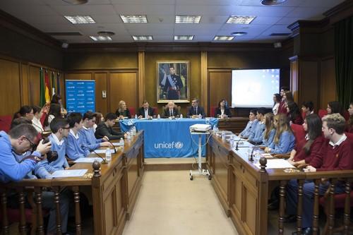 Unicef Almería y Diputación celebran el XXVI Aniversario de la CDN con un pleno infantil