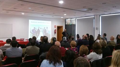 Más de 120 profesionales y miembros de colectivos ciudadanos participan en el Encuentro de Inmigración y Salud del Poniente