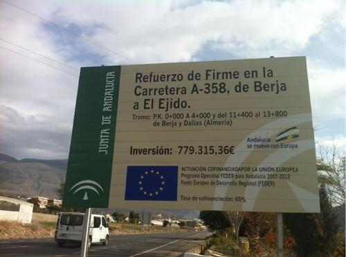 Un fallecido en un accidente de tráfico entre una furgoneta y un turismo un Berja