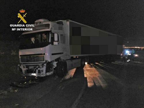 La Guardia Civil investiga al conductor de un camión con una tasa de alcoholemia superior a la permitida