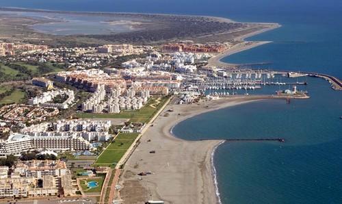 Localizado con vida en Almerimar el piloto de una avioneta desaparecida ayer
