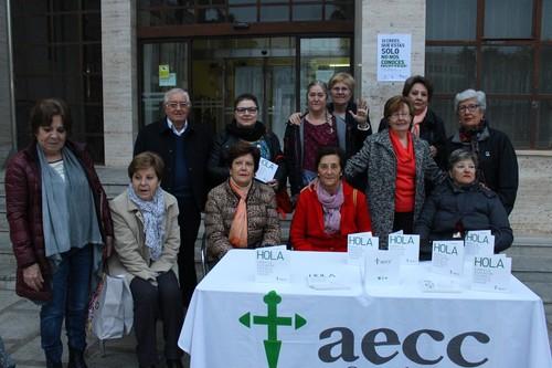 El Ejido tiende su mano a la lucha contra el cáncer participando en la 'Quedada' de la campaña #ManosIlutrasdasContraElCancer