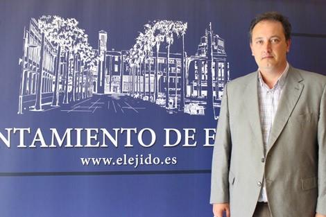 Rivera pide “seriedad” al PSOE por no ser de recibo que exijan al Ayuntamiento obras que son competencia de la Junta