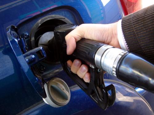 Gasolineras de El Ejido ya venden la gasolina 95 por debajo del euro por litro