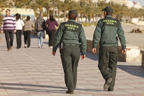 La Guardia Civil detiene a dos menores autores del robo en un mercado de abastos